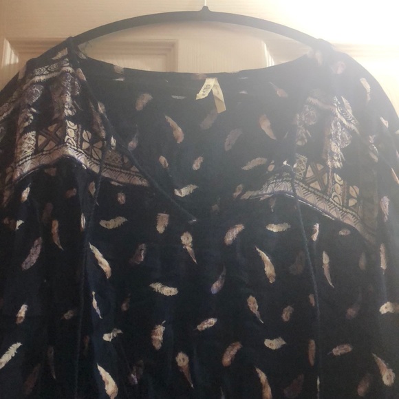 Top - Picture 2 of 2